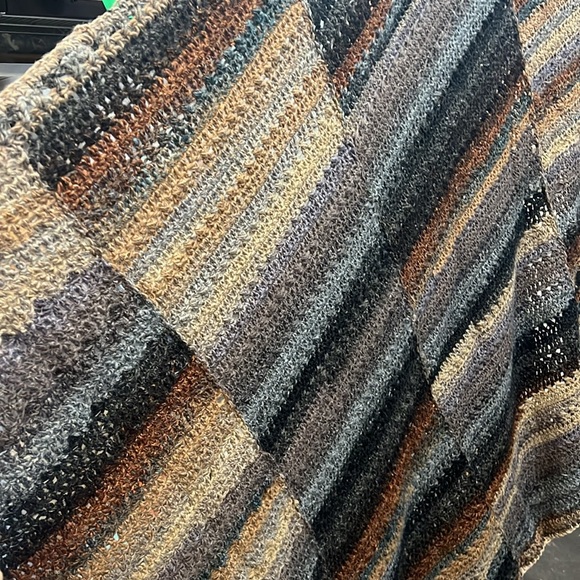 Hand crochet blanket - Picture 7 of 15